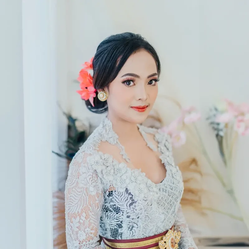 Makeup Wisuda