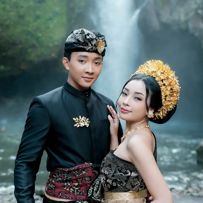 Makeup Prewedding + Busana Modifikasi Bali (Follow)